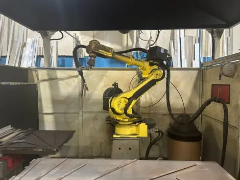 Macchinario CNC per lavorazioni meccaniche di precisione