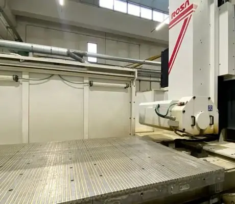 Macchinario CNC per lavorazioni meccaniche di precisione